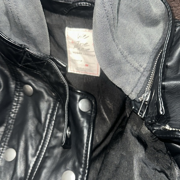 WE THE FREE: FREE PEOPLE BLACK VEGAN LEATHER JACKET WITH HOOD. Women’s Medium. - Picture 8 of 9